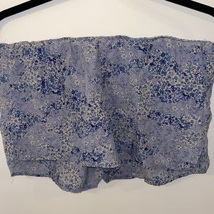 Flowy light floral shorts